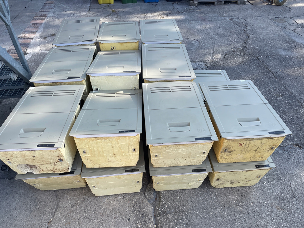 LODÓWKA CHŁODZIARKA VOLVO FH4 FH 4 P82174077 - תא ופנים הרכב עבור משאית: תמונה 5 LODÓWKA CHŁODZIARKA VOLVO FH4 FH 4 P82174077 - תא ופנים הרכב עבור משאית: תמונה 5