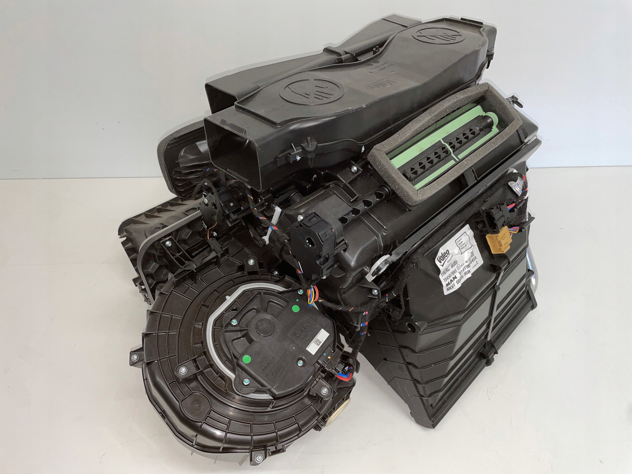 NAGRZEWNICA MAN TG3 TGX 3 TGX-3 81619006459 - מנוע מפוח עבור משאית: תמונה 1 NAGRZEWNICA MAN TG3 TGX 3 TGX-3 81619006459 - מנוע מפוח עבור משאית: תמונה 1