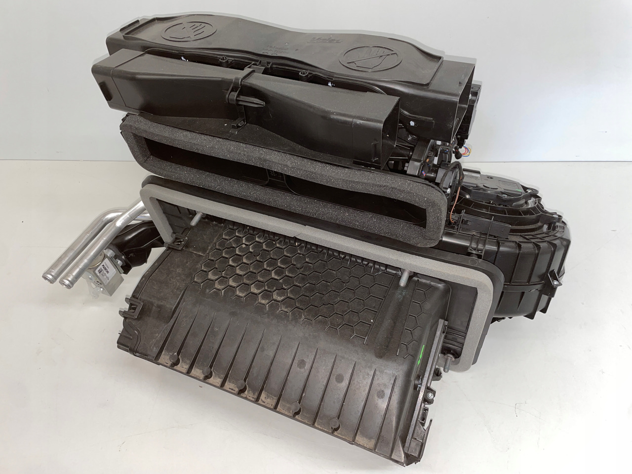 NAGRZEWNICA MAN TG3 TGX 3 TGX-3 81619006459 - מנוע מפוח עבור משאית: תמונה 3 NAGRZEWNICA MAN TG3 TGX 3 TGX-3 81619006459 - מנוע מפוח עבור משאית: תמונה 3