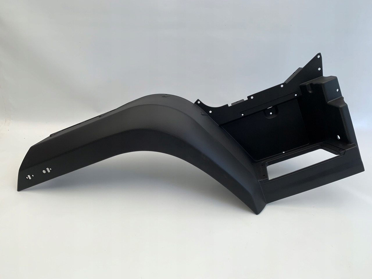 PRAWA STOPNICA BŁOTNIK MAN L2000M L 2000 M NR 1111 - גוף וחלק חיצוני עבור משאית: תמונה 1 PRAWA STOPNICA BŁOTNIK MAN L2000M L 2000 M NR 1111 - גוף וחלק חיצוני עבור משאית: תמונה 1