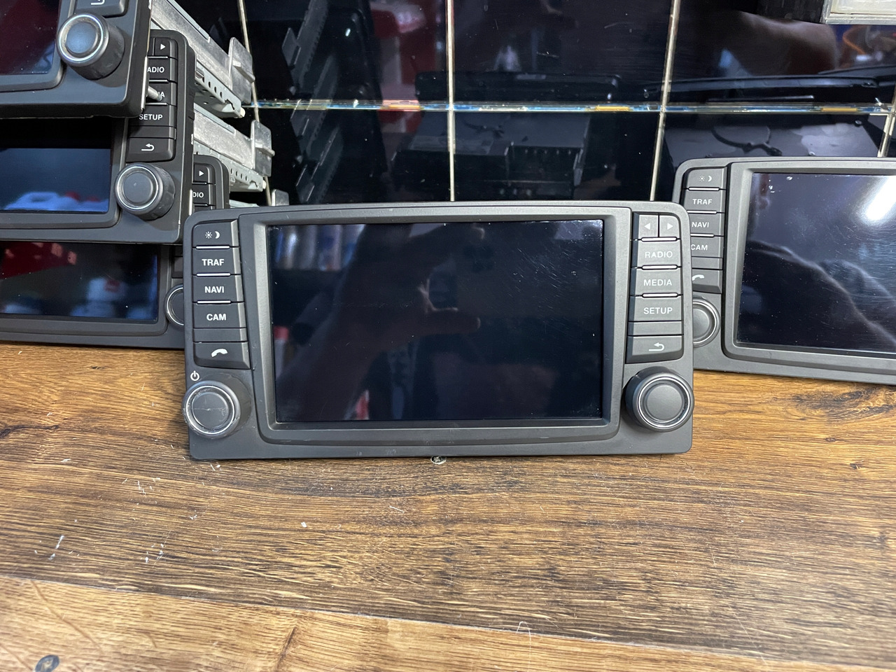 RADIO NAWIGACJA MAN TGS TGX EURO 6 81281006037 WYMIENIONY WYŚWIETLACZ - מערכת ניווט עבור משאית: תמונה 2 RADIO NAWIGACJA MAN TGS TGX EURO 6 81281006037 WYMIENIONY WYŚWIETLACZ - מערכת ניווט עבור משאית: תמונה 2