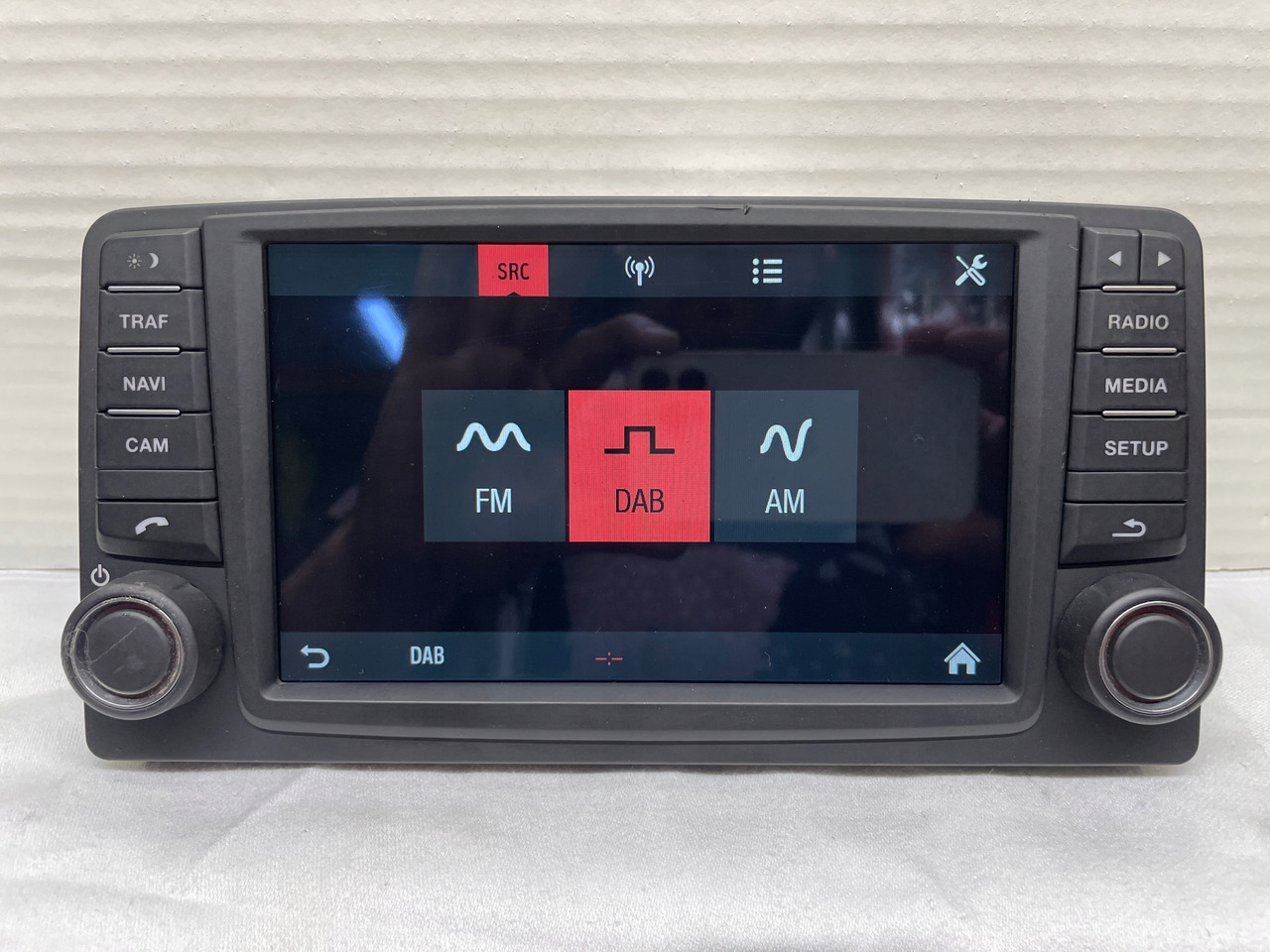 RADIO NAWIGACJA MAN TGS TGX EURO 6 81281006043 WYMIENIONY WYŚWIETLACZ - מערכת ניווט עבור משאית: תמונה 1 RADIO NAWIGACJA MAN TGS TGX EURO 6 81281006043 WYMIENIONY WYŚWIETLACZ - מערכת ניווט עבור משאית: תמונה 1