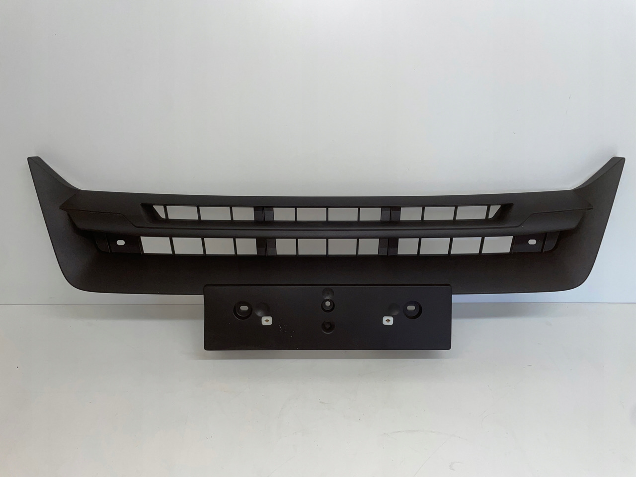 ŚRODKOWY GRILL CHROM ZDERZAKA MAN TGS TG3 TGS 3 ATRAPA 81416146086 - צעד: תמונה 1 ŚRODKOWY GRILL CHROM ZDERZAKA MAN TGS TG3 TGS 3 ATRAPA 81416146086 - צעד: תמונה 1