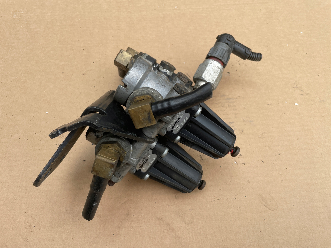 ZAWÓR REDUKCUJNY REDUKTOR CIŚNIENIA MAN TGA TGX TGS 4750103000 - מתלה אוויר עבור משאית: תמונה 4 ZAWÓR REDUKCUJNY REDUKTOR CIŚNIENIA MAN TGA TGX TGS 4750103000 - מתלה אוויר עבור משאית: תמונה 4