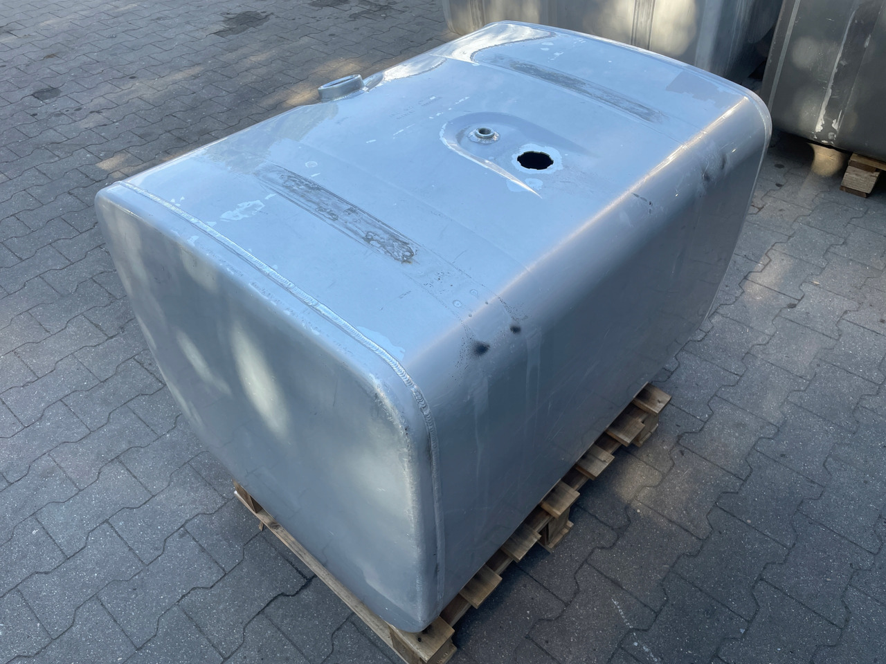 ZBIORNIK PALIWA 400L SCANIA 1878319 - מכל דלק עבור משאית: תמונה 5 ZBIORNIK PALIWA 400L SCANIA 1878319 - מכל דלק עבור משאית: תמונה 5