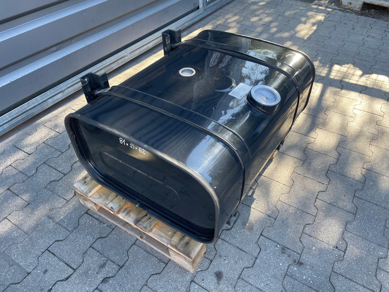 ZBIORNIK PALIWA MAN 150 L , L2000 TGL TGM 81122015818 - NOWY - - מכל דלק עבור משאית: תמונה 2 ZBIORNIK PALIWA MAN 150 L , L2000 TGL TGM 81122015818 - NOWY - - מכל דלק עבור משאית: תמונה 2