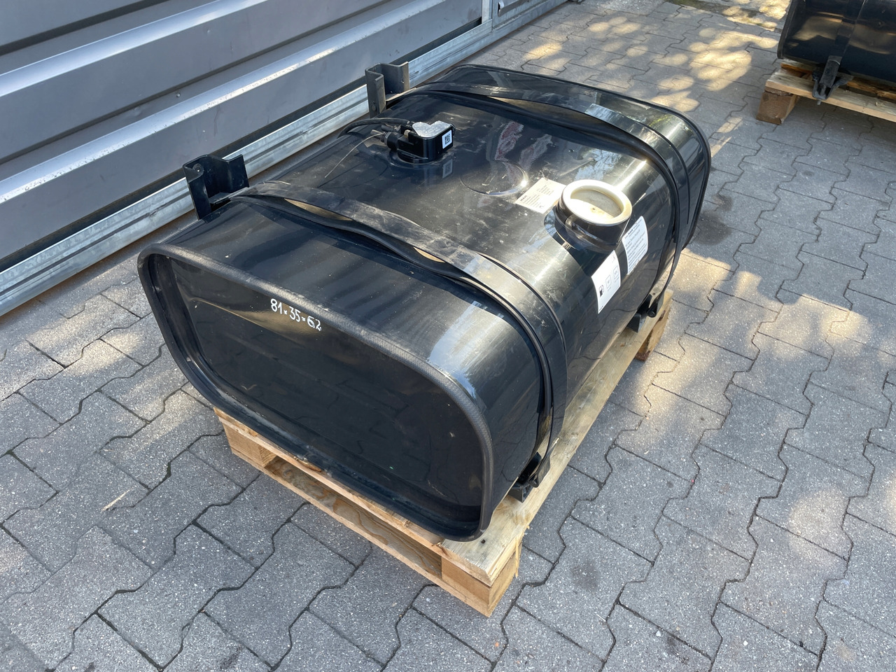 ZBIORNIK PALIWA MAN 150 L , L2000 TGL TGM 81122015818 - מכל דלק עבור משאית: תמונה 1 ZBIORNIK PALIWA MAN 150 L , L2000 TGL TGM 81122015818 - מכל דלק עבור משאית: תמונה 1