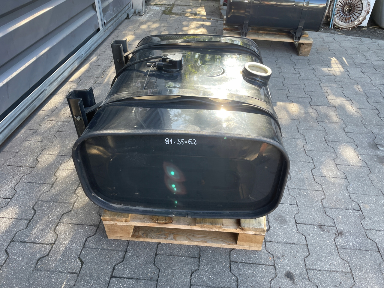 ZBIORNIK PALIWA MAN 150 L , L2000 TGL TGM 81122015818 - מכל דלק עבור משאית: תמונה 3 ZBIORNIK PALIWA MAN 150 L , L2000 TGL TGM 81122015818 - מכל דלק עבור משאית: תמונה 3