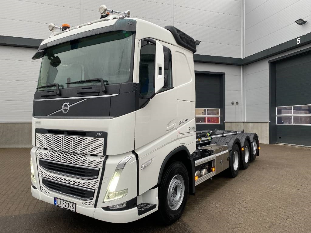 Volvo FH540 Tridem  - משאית הרמת וו: תמונה 1 Volvo FH540 Tridem  - משאית הרמת וו: תמונה 1