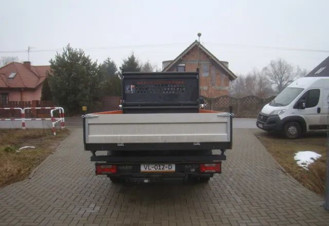 כלי רכב מסחרי מזהיר Iveco DAILY 35 C 3-STONNA WYWROTKA: תמונה 17 כלי רכב מסחרי מזהיר Iveco DAILY 35 C 3-STONNA WYWROTKA: תמונה 17