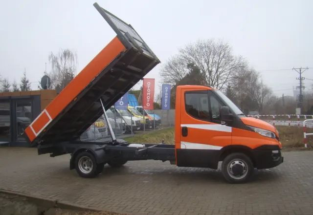 כלי רכב מסחרי מזהיר Iveco DAILY 35 C 3-STONNA WYWROTKA: תמונה 12 כלי רכב מסחרי מזהיר Iveco DAILY 35 C 3-STONNA WYWROTKA: תמונה 12