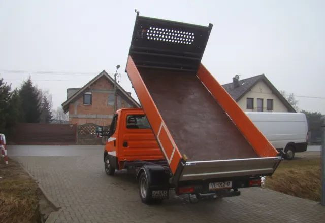 כלי רכב מסחרי מזהיר Iveco DAILY 35 C 3-STONNA WYWROTKA: תמונה 15 כלי רכב מסחרי מזהיר Iveco DAILY 35 C 3-STONNA WYWROTKA: תמונה 15