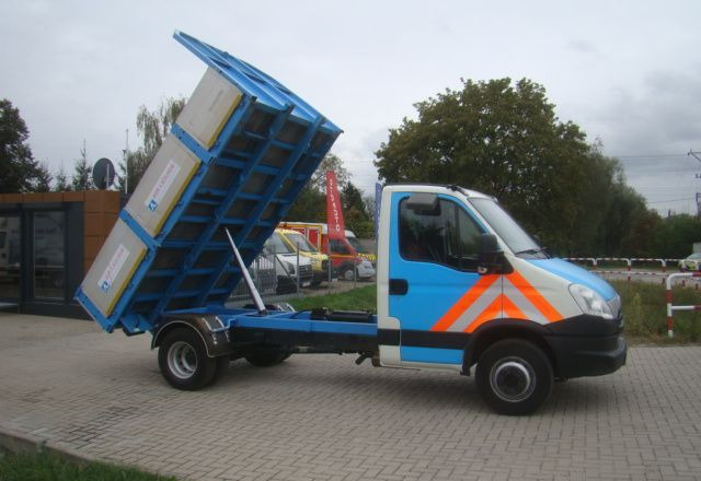 Iveco DAILY 70 C 15 3.0TDI 3.5T 3.65M WYWROTKA - כלי רכב מסחרי מזהיר: תמונה 4 Iveco DAILY 70 C 15 3.0TDI 3.5T 3.65M WYWROTKA - כלי רכב מסחרי מזהיר: תמונה 4