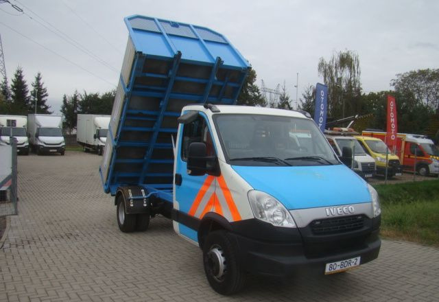 Iveco DAILY 70 C 15 3.0TDI 3.5T 3.65M WYWROTKA - כלי רכב מסחרי מזהיר: תמונה 3 Iveco DAILY 70 C 15 3.0TDI 3.5T 3.65M WYWROTKA - כלי רכב מסחרי מזהיר: תמונה 3