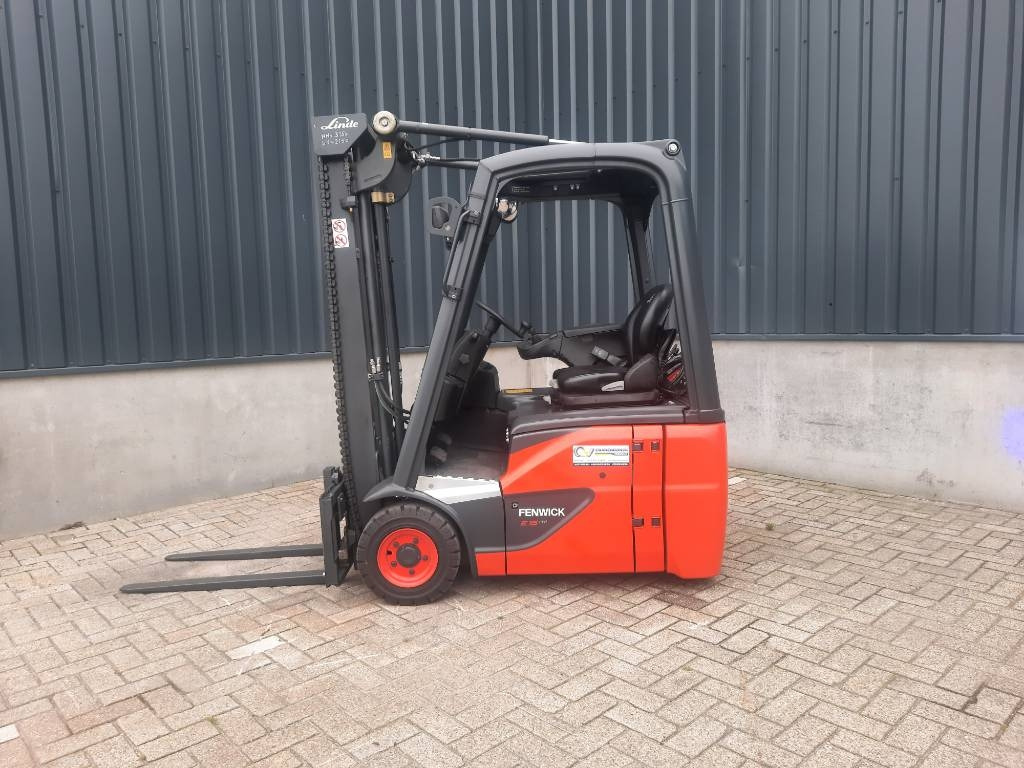 Linde E15-02 - מלגזה חשמלית: תמונה 1 Linde E15-02 - מלגזה חשמלית: תמונה 1