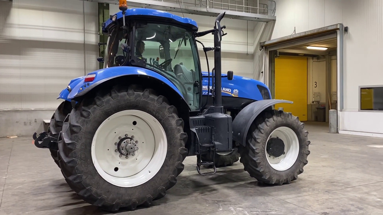 New Holland T7.250 - טרקטור חקלאי: תמונה 2 New Holland T7.250 - טרקטור חקלאי: תמונה 2