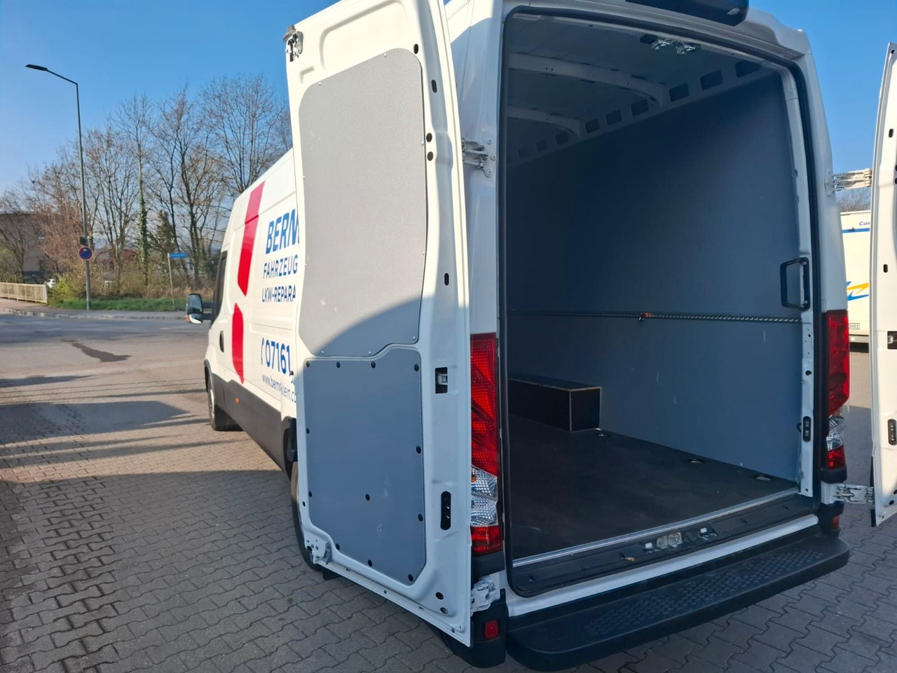 Iveco 35-160V/P, Luftfed., KLima, HiMatic, DAB,. - כלי רכב מסחרי עם לוח: תמונה 5 Iveco 35-160V/P, Luftfed., KLima, HiMatic, DAB,. - כלי רכב מסחרי עם לוח: תמונה 5