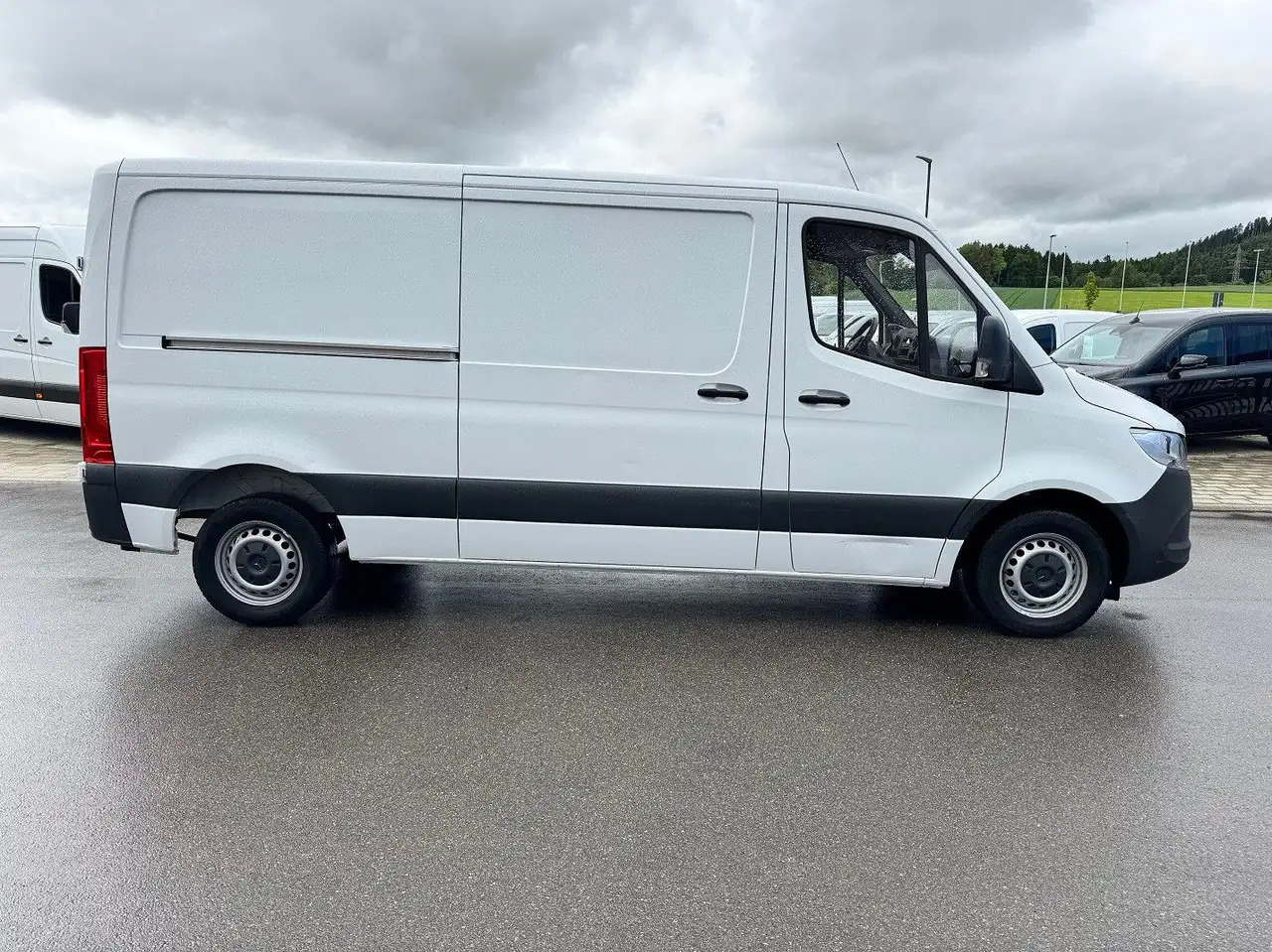 Mercedes-Benz Sprinter 215 CDI Flach Lang Klima FWD - כלי רכב מסחרי עם לוח: תמונה 4 Mercedes-Benz Sprinter 215 CDI Flach Lang Klima FWD - כלי רכב מסחרי עם לוח: תמונה 4