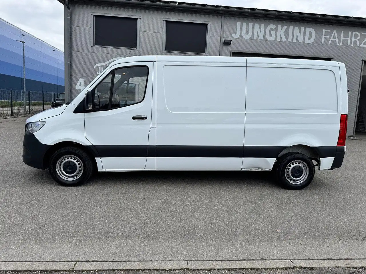 Mercedes-Benz Sprinter 215 CDI Flach Lang Klima FWD - כלי רכב מסחרי עם לוח: תמונה 3 Mercedes-Benz Sprinter 215 CDI Flach Lang Klima FWD - כלי רכב מסחרי עם לוח: תמונה 3