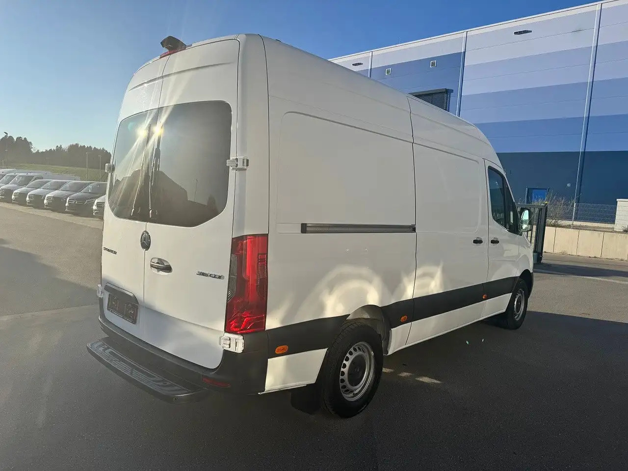 Mercedes-Benz Sprinter 316 CDI Lang Hoch Klima LED MBUX - כלי רכב מסחרי עם לוח: תמונה 4 Mercedes-Benz Sprinter 316 CDI Lang Hoch Klima LED MBUX - כלי רכב מסחרי עם לוח: תמונה 4