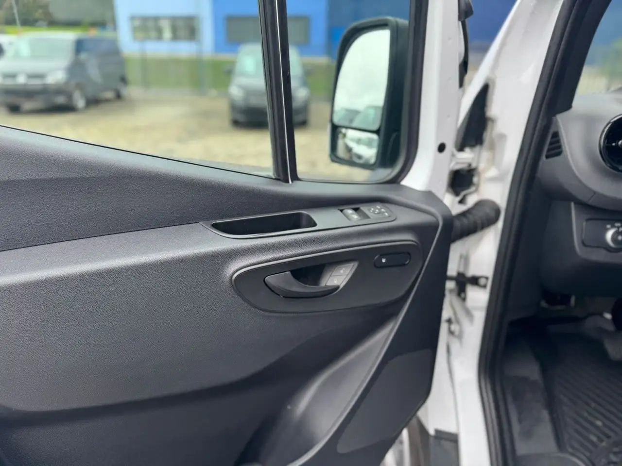 Mercedes-Benz Sprinter 317 CDI Lang Hoch Klima MBUX AHK 2,8t - כלי רכב מסחרי עם לוח: תמונה 5 Mercedes-Benz Sprinter 317 CDI Lang Hoch Klima MBUX AHK 2,8t - כלי רכב מסחרי עם לוח: תמונה 5