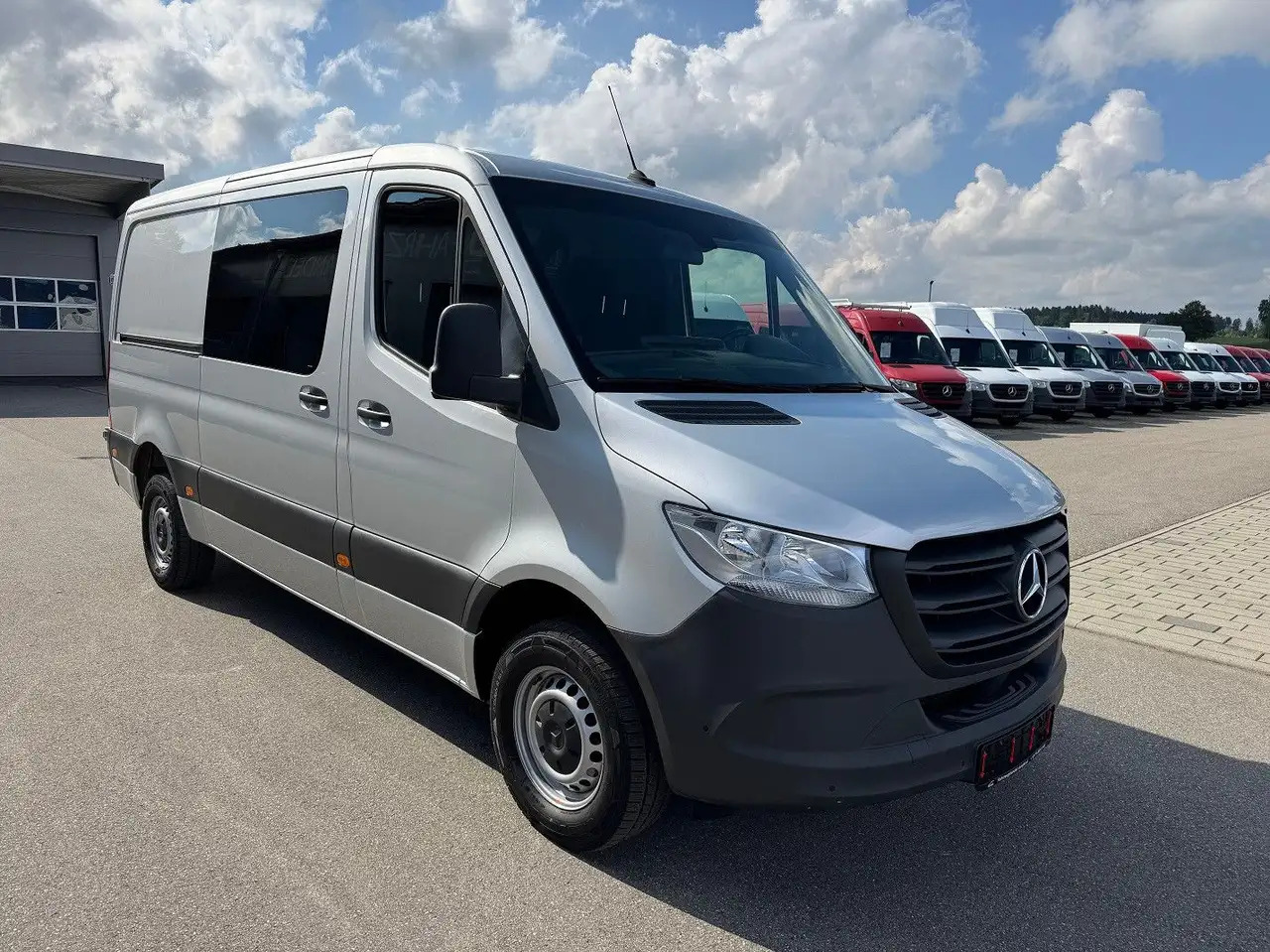 Mercedes-Benz Sprinter 317 CDI Lang Silber MBUX RWD Klima - כלי רכב מסחרי עם לוח: תמונה 2 Mercedes-Benz Sprinter 317 CDI Lang Silber MBUX RWD Klima - כלי רכב מסחרי עם לוח: תמונה 2