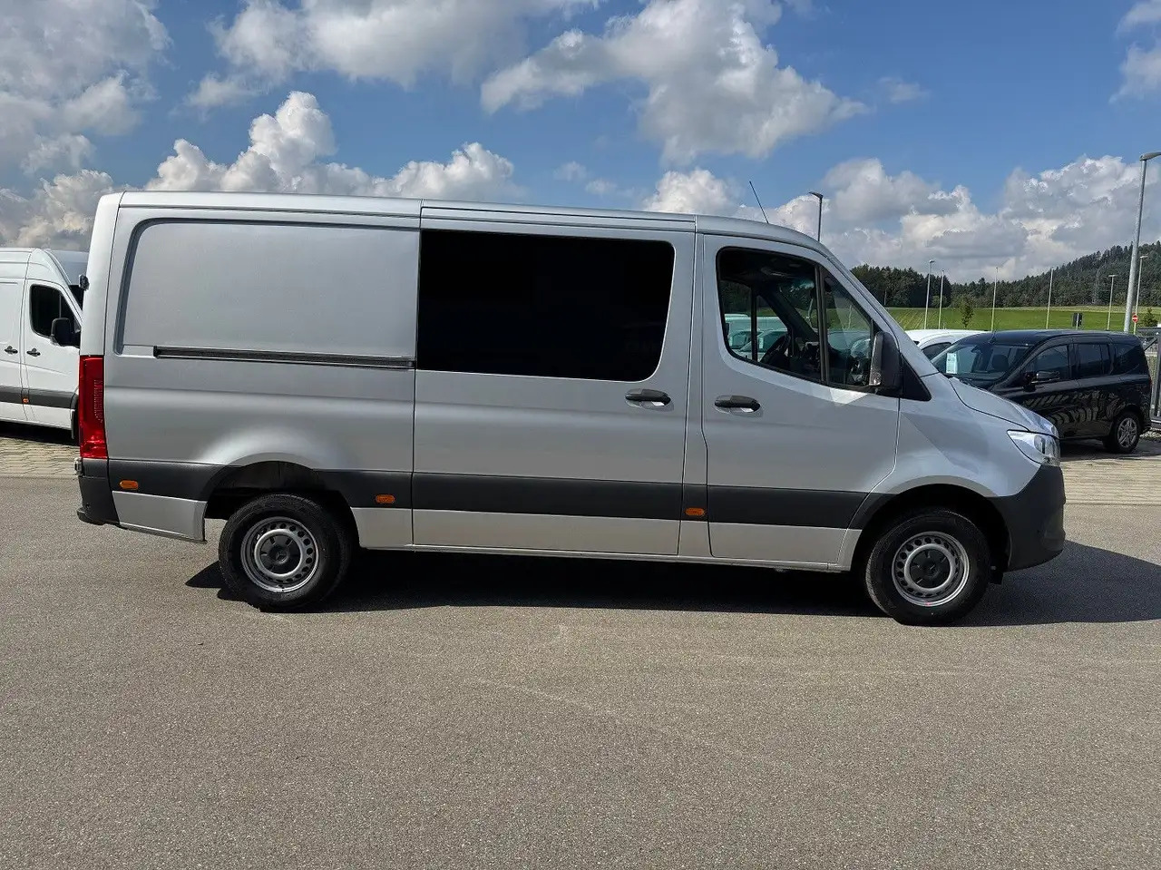 Mercedes-Benz Sprinter 317 CDI Lang Silber MBUX RWD Klima - כלי רכב מסחרי עם לוח: תמונה 4 Mercedes-Benz Sprinter 317 CDI Lang Silber MBUX RWD Klima - כלי רכב מסחרי עם לוח: תמונה 4