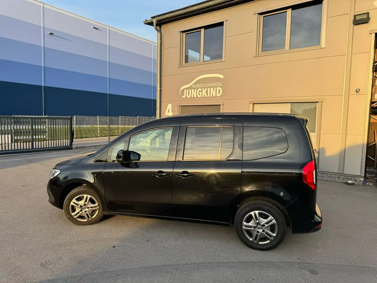 Mercedes-Benz T-Class T -Klasse 160 d standard - מכונית: תמונה 1 Mercedes-Benz T-Class T -Klasse 160 d standard - מכונית: תמונה 1