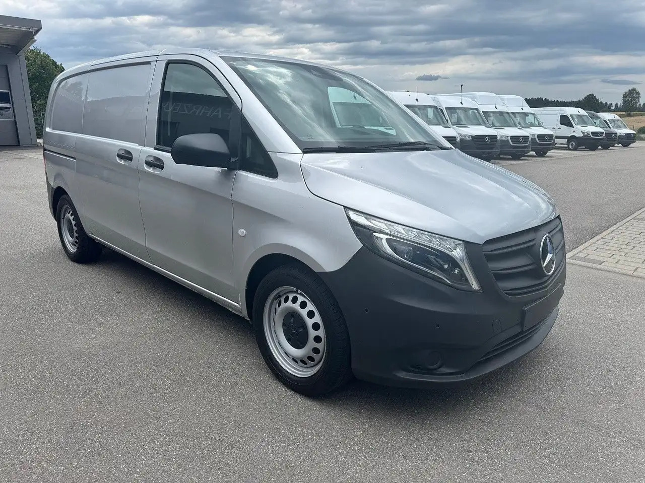 Mercedes-Benz Vito 114 CDI Kompakt Silber Klima Bott - כלי רכב מסחרי עם לוח: תמונה 2 Mercedes-Benz Vito 114 CDI Kompakt Silber Klima Bott - כלי רכב מסחרי עם לוח: תמונה 2
