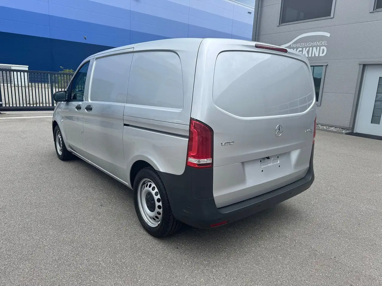Mercedes-Benz Vito 114 CDI Kompakt Silber Klima Bott - כלי רכב מסחרי עם לוח: תמונה 5 Mercedes-Benz Vito 114 CDI Kompakt Silber Klima Bott - כלי רכב מסחרי עם לוח: תמונה 5