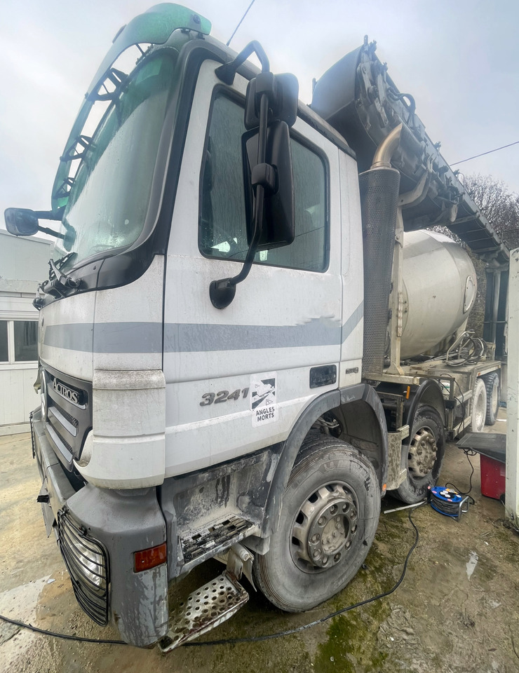 Mercedes Actros 3241 - משאית מערבלת בטון: תמונה 4 Mercedes Actros 3241 - משאית מערבלת בטון: תמונה 4