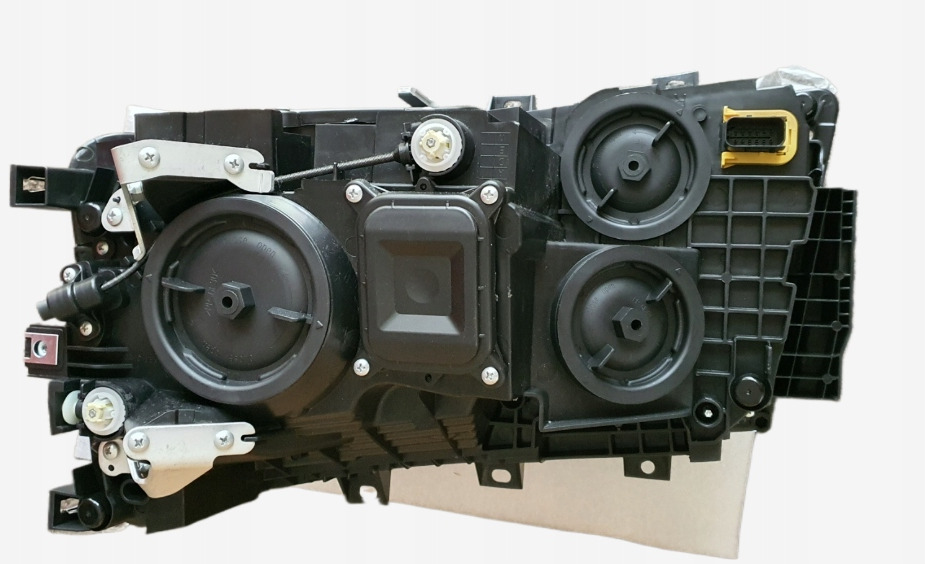 NOWY REFLEKTOR PRAWY SCANIA L,P,G,R,S - פנס קדמי עבור משאית: תמונה 3 NOWY REFLEKTOR PRAWY SCANIA L,P,G,R,S - פנס קדמי עבור משאית: תמונה 3