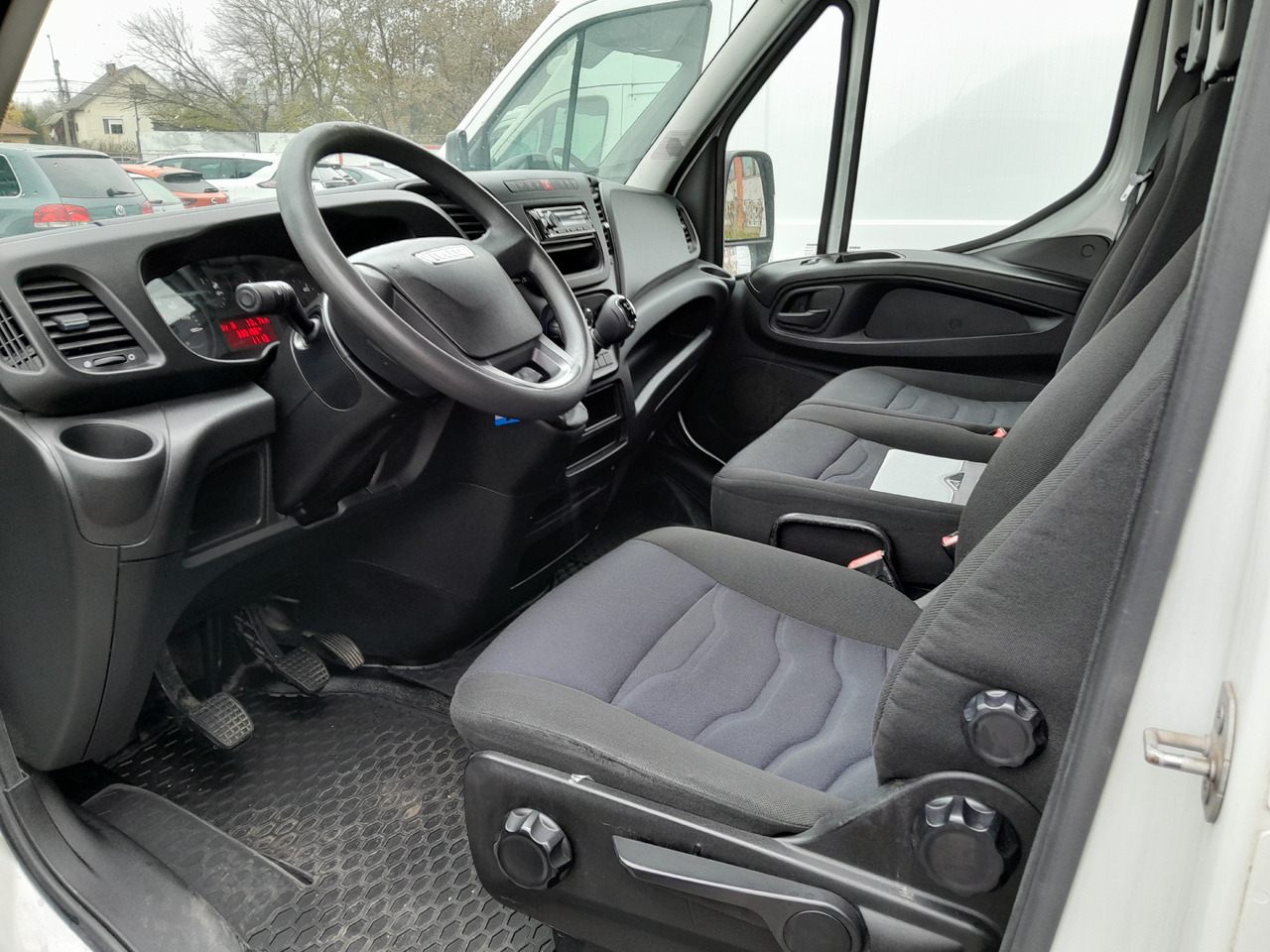 IVECO Daily 35S14 - כלי רכב מסחרי עם תיבה: תמונה 5 IVECO Daily 35S14 - כלי רכב מסחרי עם תיבה: תמונה 5