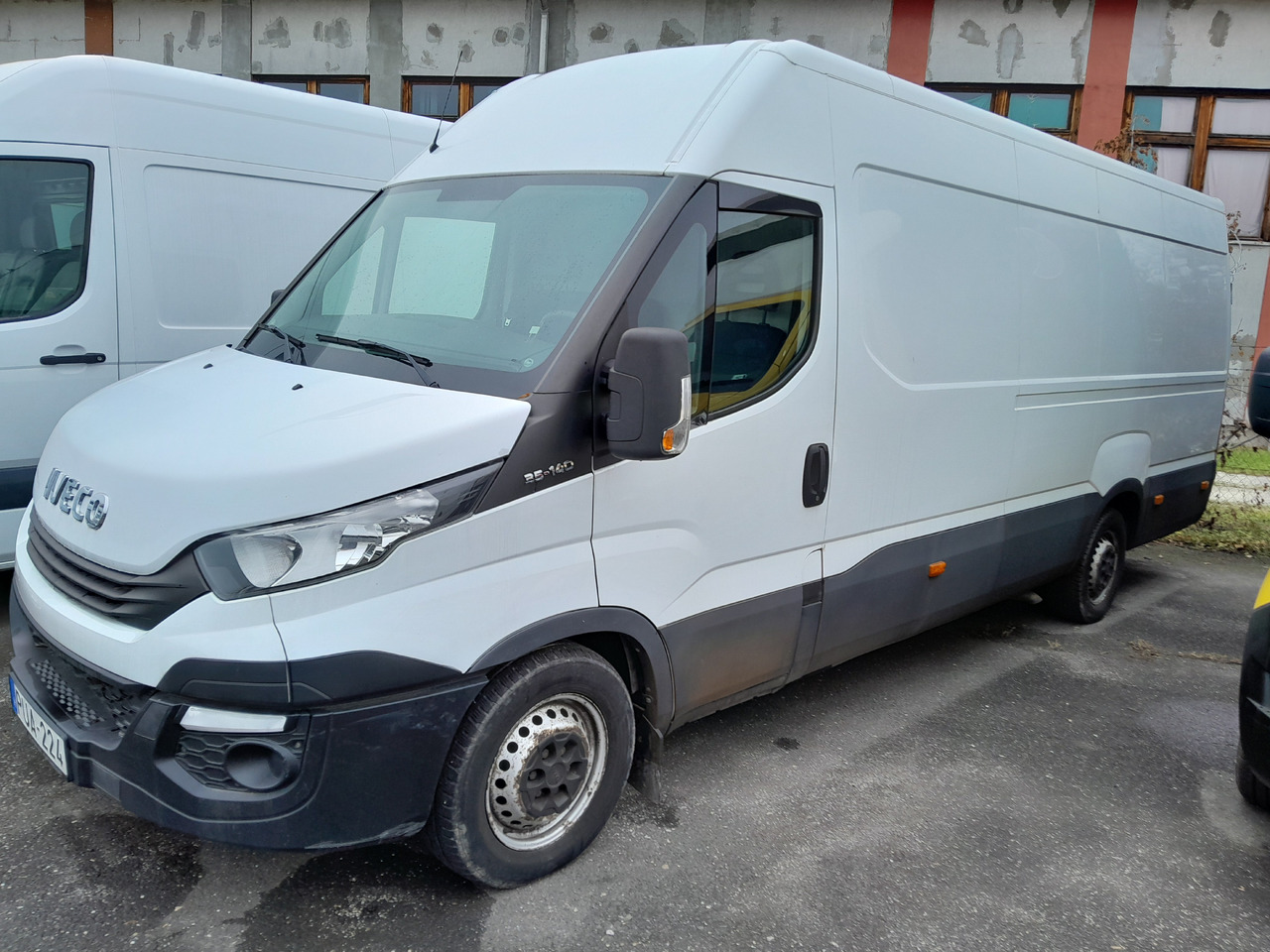 IVECO Daily 35S14 - כלי רכב מסחרי עם תיבה: תמונה 2 IVECO Daily 35S14 - כלי רכב מסחרי עם תיבה: תמונה 2