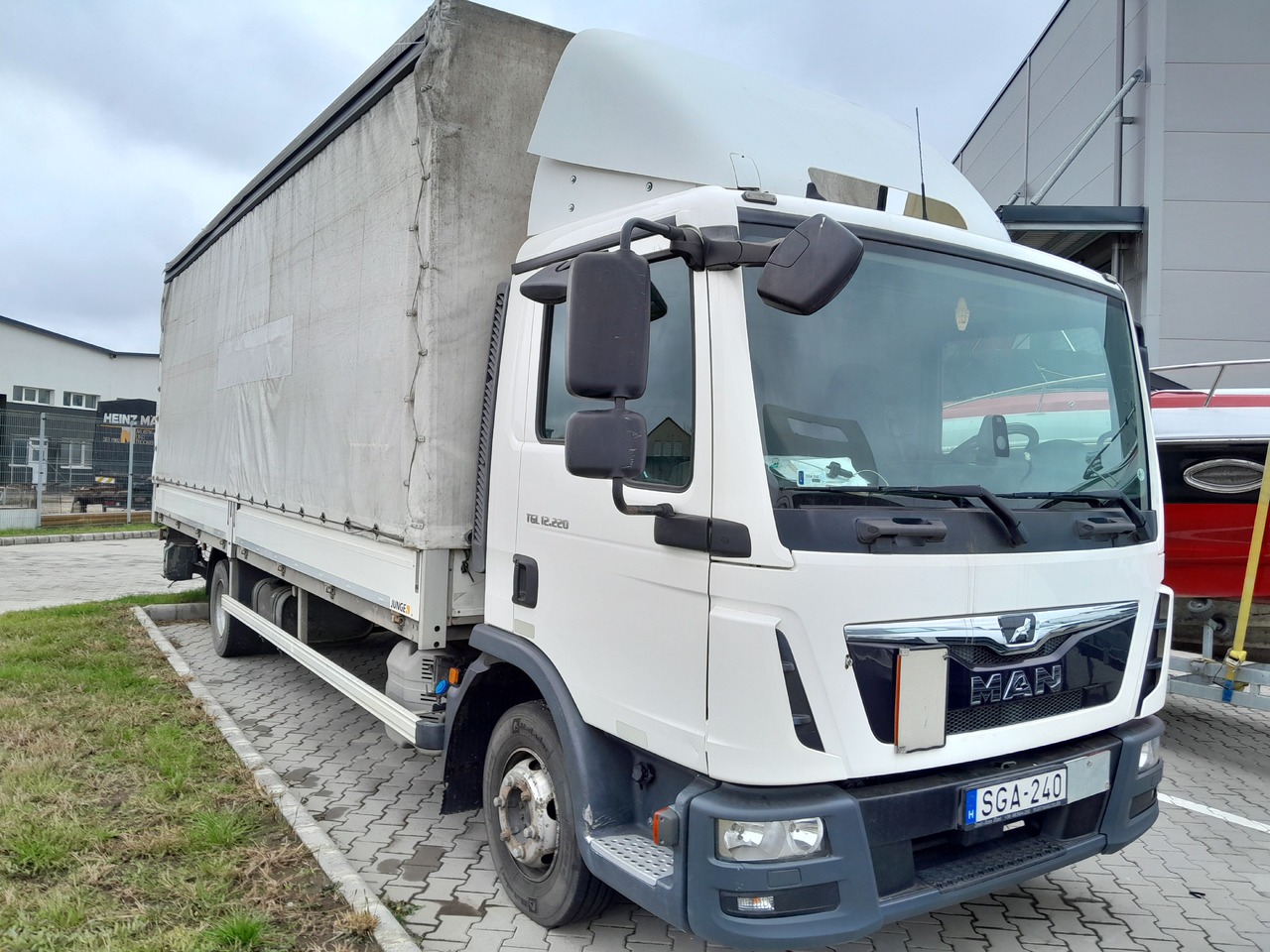 MAN TGL 12.220 Tail Lift Manual - משאית וילונות צד: תמונה 3 MAN TGL 12.220 Tail Lift Manual - משאית וילונות צד: תמונה 3