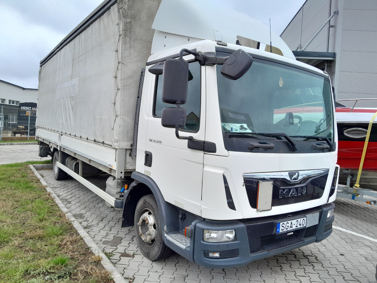 MAN TGL 12.220 Tail Lift Manual - משאית וילונות צד: תמונה 2 MAN TGL 12.220 Tail Lift Manual - משאית וילונות צד: תמונה 2