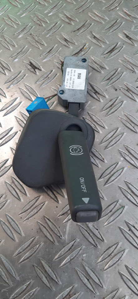 Gebr. Lenkstockschalter / Lenkstockhebel Motorbremse, MAN , Artikel - Nr. : 81.25509 - 0125 - מתג עמוד היגוי עבור משאית: תמונה 3 Gebr. Lenkstockschalter / Lenkstockhebel Motorbremse, MAN , Artikel - Nr. : 81.25509 - 0125 - מתג עמוד היגוי עבור משאית: תמונה 3