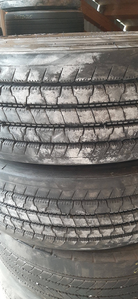 Gebrauchte FireStone FS 400 Reifen ohne Felgen, 235 / 75 R17,5 Artikel - Nr. : 81.99999 - 9999 - צמיג עבור משאית: תמונה 2 Gebrauchte FireStone FS 400 Reifen ohne Felgen, 235 / 75 R17,5 Artikel - Nr. : 81.99999 - 9999 - צמיג עבור משאית: תמונה 2