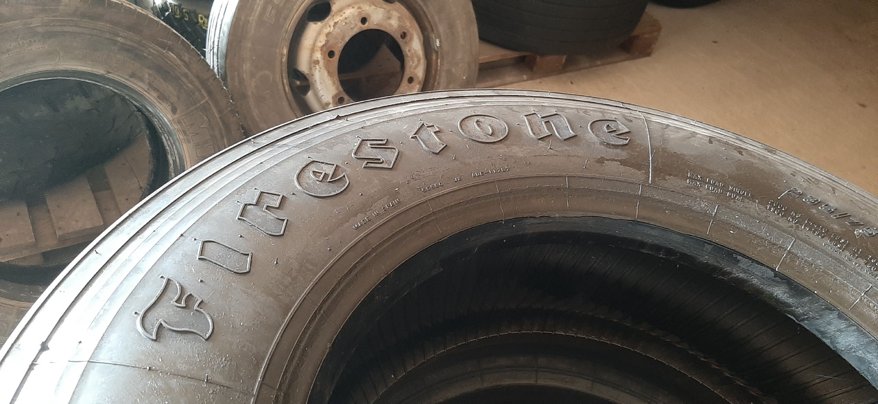 Gebrauchte FireStone FS 400 Reifen ohne Felgen, 235 / 75 R17,5 Artikel - Nr. : 81.99999 - 9999 - צמיג עבור משאית: תמונה 1 Gebrauchte FireStone FS 400 Reifen ohne Felgen, 235 / 75 R17,5 Artikel - Nr. : 81.99999 - 9999 - צמיג עבור משאית: תמונה 1