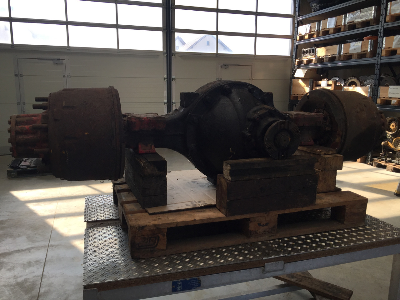 Gebrauchte Hinterachse MAN F2000, 26.422, Typ : HY 110, 13 Tonnen, Artikel - Nr. : 81.99999 - 9999 - סרן אחורי עבור משאית: תמונה 3 Gebrauchte Hinterachse MAN F2000, 26.422, Typ : HY 110, 13 Tonnen, Artikel - Nr. : 81.99999 - 9999 - סרן אחורי עבור משאית: תמונה 3