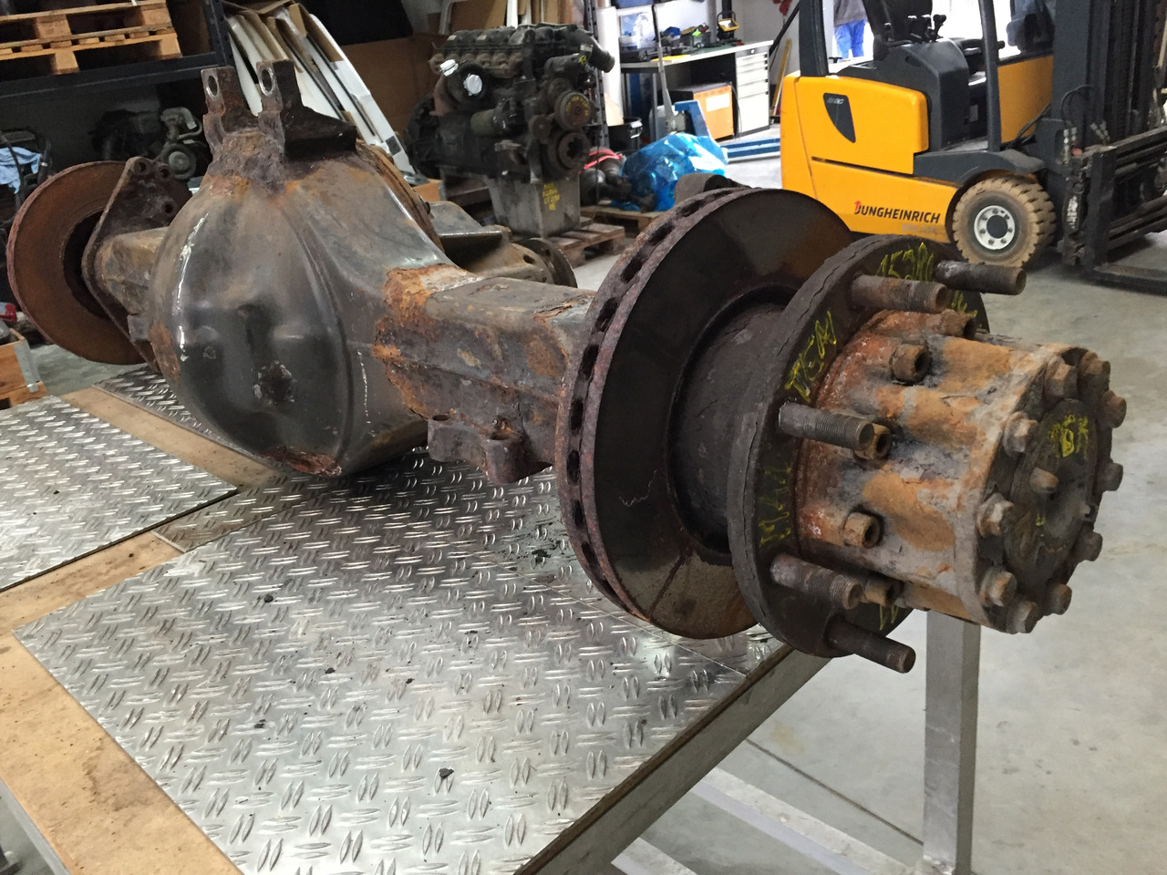 Gebrauchte Hinterachse MAN TGM 15.280, Typ : HY 11 3000, Artikel - Nr. : 81.35010 - 6169 - סרן אחורי עבור משאית: תמונה 3 Gebrauchte Hinterachse MAN TGM 15.280, Typ : HY 11 3000, Artikel - Nr. : 81.35010 - 6169 - סרן אחורי עבור משאית: תמונה 3