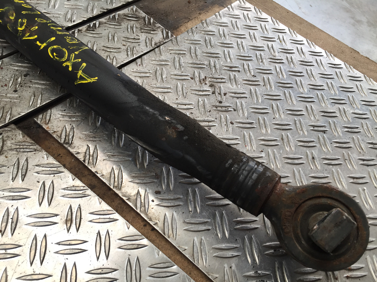 Gebrauchter Querlenker Vorderachse, DB Axor 1824, Euro 5, Artikel - Nr.: A 941 330 00 07 - מתלה עבור משאית: תמונה 5 Gebrauchter Querlenker Vorderachse, DB Axor 1824, Euro 5, Artikel - Nr.: A 941 330 00 07 - מתלה עבור משאית: תמונה 5