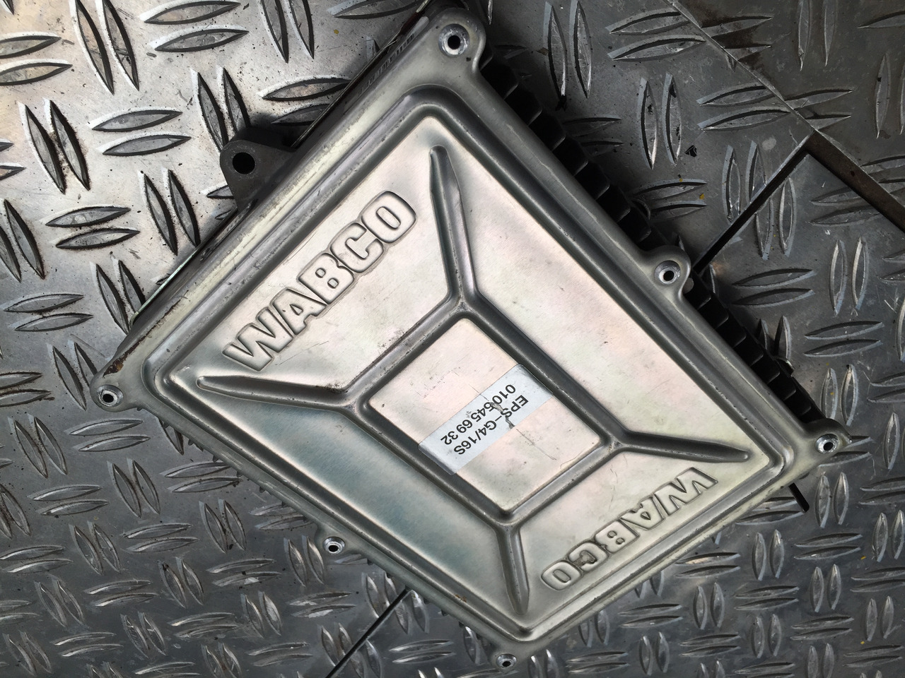 Gebrauchtes DB 1935 SK WABCO - Steuergerät, EBS 4S / 4 M, Artikel - Nr. : 446 100 0130 - ECU עבור משאית: תמונה 5 Gebrauchtes DB 1935 SK WABCO - Steuergerät, EBS 4S / 4 M, Artikel - Nr. : 446 100 0130 - ECU עבור משאית: תמונה 5