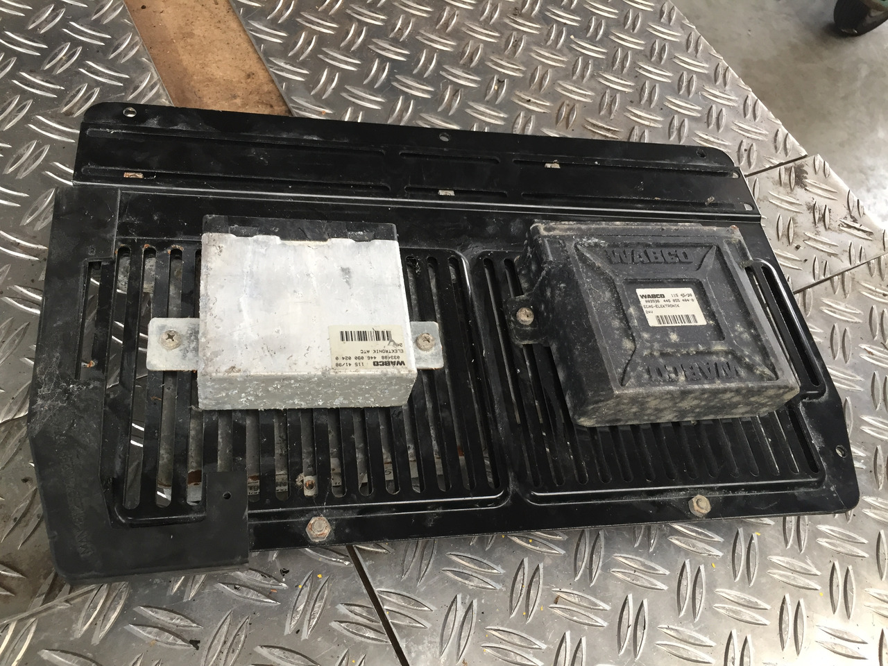 Gebrauchtes Steuergerät WABCO ECAS - Elektronik, 24 V, Artikel - Nr. : 115 45 / 98 - ECU עבור משאית: תמונה 3 Gebrauchtes Steuergerät WABCO ECAS - Elektronik, 24 V, Artikel - Nr. : 115 45 / 98 - ECU עבור משאית: תמונה 3