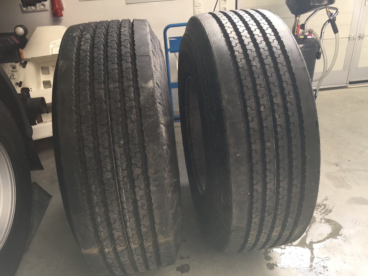 Neue Reifen, Firestone TSP - 3000, Größe : 425 / 65 R x 22,5 - 2 Stück mit Felgen - צמיג עבור משאית: תמונה 2 Neue Reifen, Firestone TSP - 3000, Größe : 425 / 65 R x 22,5 - 2 Stück mit Felgen - צמיג עבור משאית: תמונה 2
