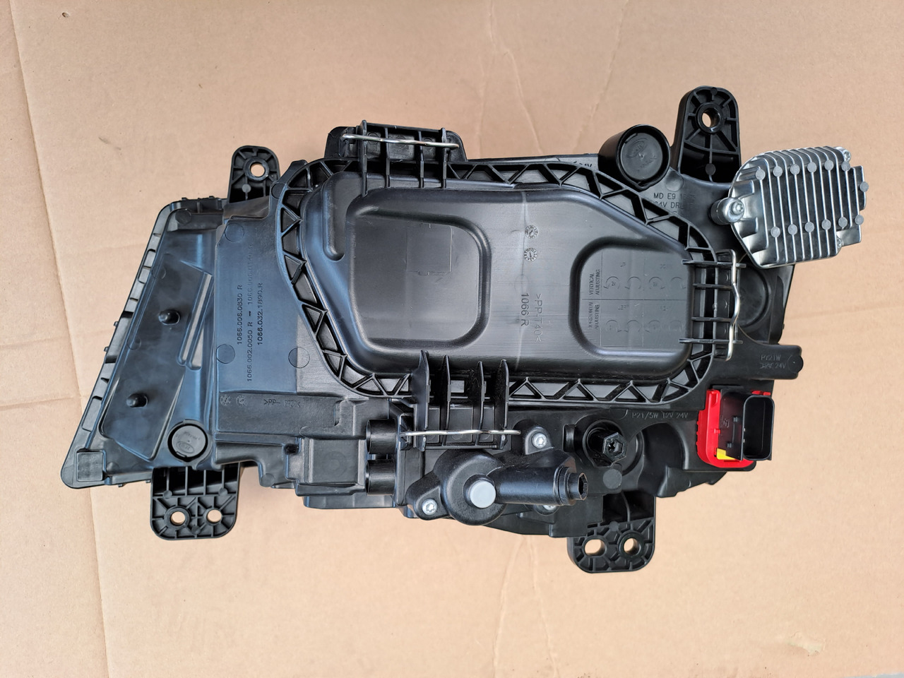 ---Neuw. Hauptscheinwerfer MAN TG3 rechts, Leuchtweitenverstellung, Artikel - Nr. : 81.25101 - 6738 - פנס קדמי עבור משאית: תמונה 5 ---Neuw. Hauptscheinwerfer MAN TG3 rechts, Leuchtweitenverstellung, Artikel - Nr. : 81.25101 - 6738 - פנס קדמי עבור משאית: תמונה 5