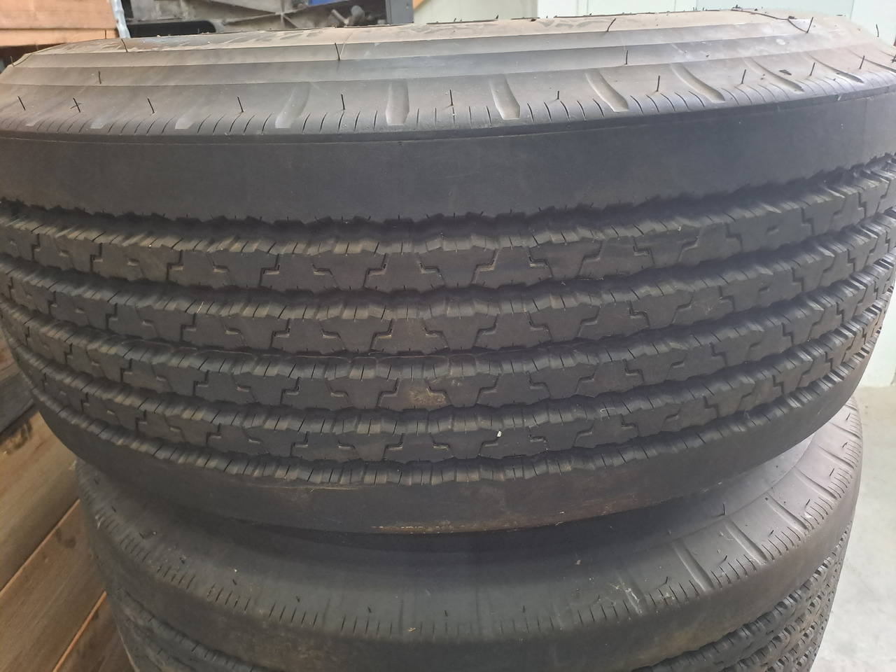 Neuwertige Lkw - Kompletträder / Reifen Firestone, Größe 425 / 65 R 22,5, Artikel - Nr. : 81.99999 - - צמיג עבור משאית: תמונה 4 Neuwertige Lkw - Kompletträder / Reifen Firestone, Größe 425 / 65 R 22,5, Artikel - Nr. : 81.99999 - - צמיג עבור משאית: תמונה 4