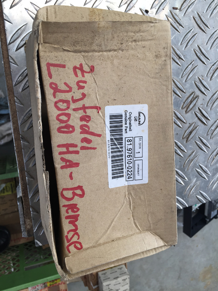 Neuwertige MAN L 2000 Zugfeder, Hinterachse Bremse , Artikel - Nr. : 81.97610 - 0224 - מתלה עבור משאית: תמונה 4 Neuwertige MAN L 2000 Zugfeder, Hinterachse Bremse , Artikel - Nr. : 81.97610 - 0224 - מתלה עבור משאית: תמונה 4