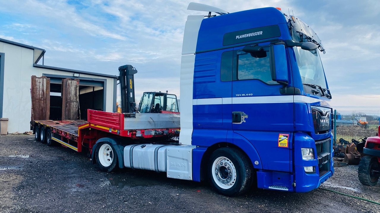 GOLDHOFER - סמיטריילר עם מטען נמוך: תמונה 3 GOLDHOFER - סמיטריילר עם מטען נמוך: תמונה 3