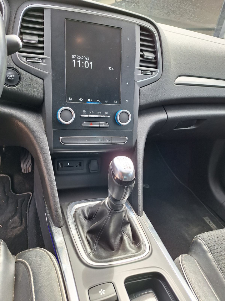 Renault Megane Blue dCi 95, zamjena - סדאן: תמונה 4 Renault Megane Blue dCi 95, zamjena - סדאן: תמונה 4